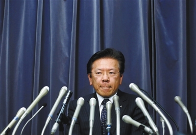4月20日，日本東京，三菱汽車社長相川哲郎出席新聞發佈會。