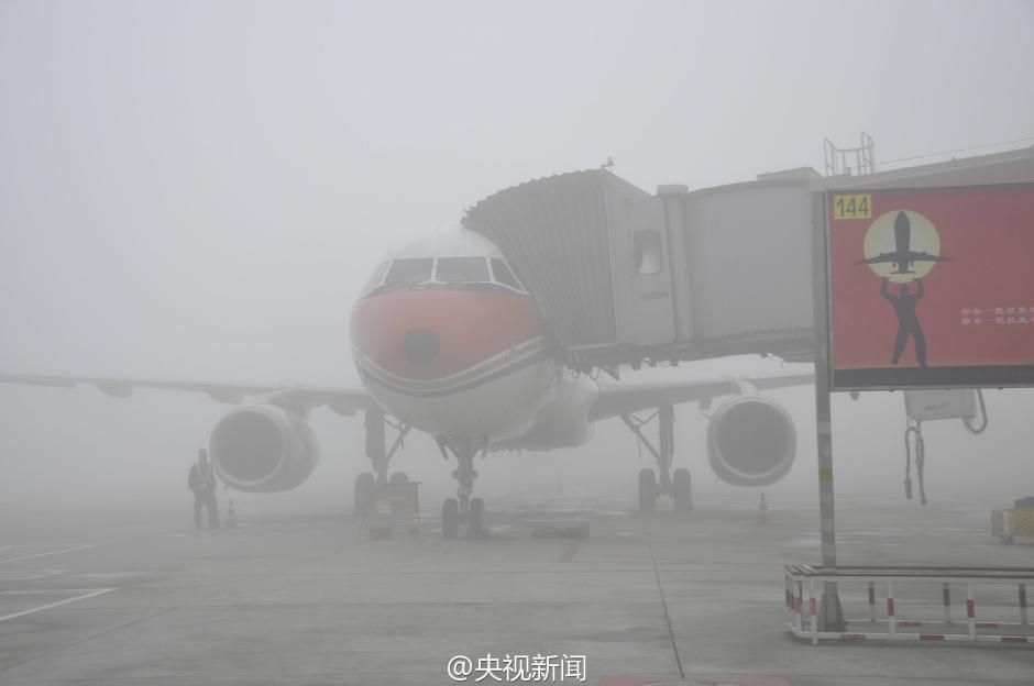 成都機場遭遇濃霧：10個航班備降周邊機場 上萬旅客出行受阻[圖]